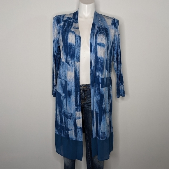 LOGO by Lori Goldstein Tops - ✨3/$15 LOGO Lori Goldstein blue white lightweight open cardigan LP